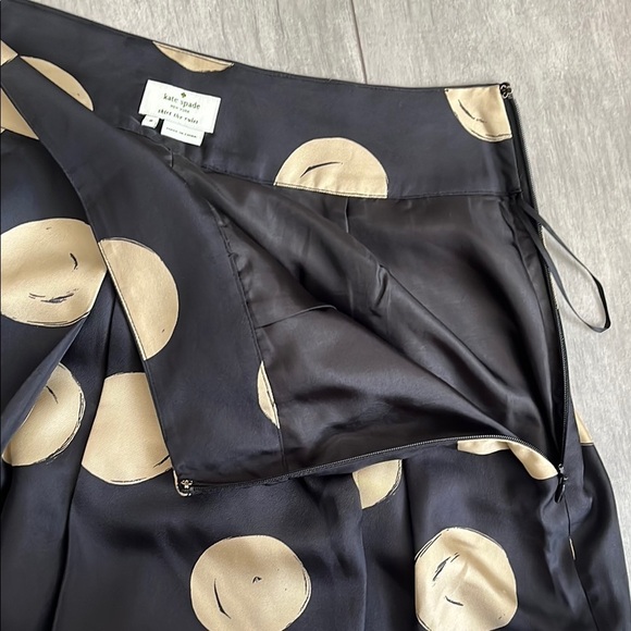 Kate Spade NWOT Silk Skirt Black Beige Polka Dot A-Line, Size 8 - Picture 9 of 10